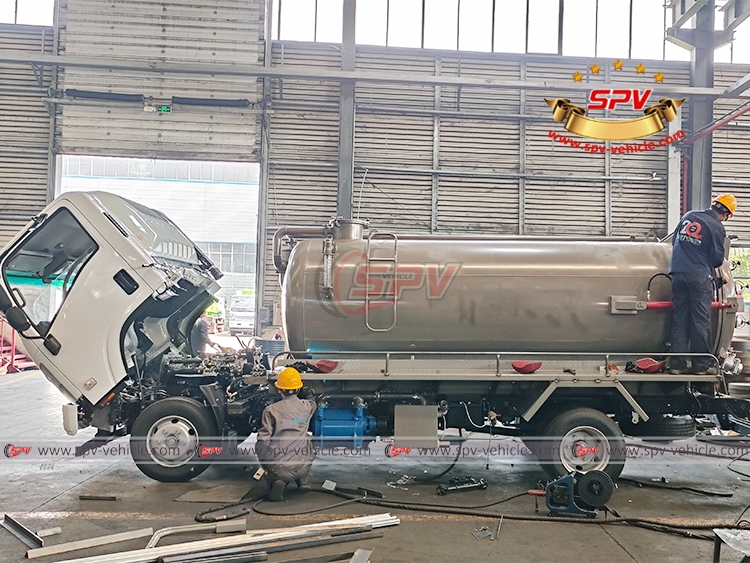 Sewage Tanker Assembied